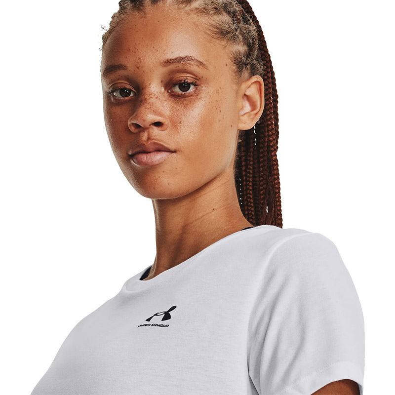 Under Armour Sportstyle Left Chest Kadın Kısa Kollu T-Shirt Beyaz