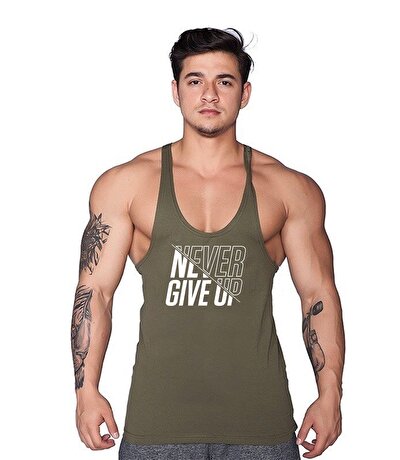 Supplementler.com Never Give Up Fitness Atleti Yeşil